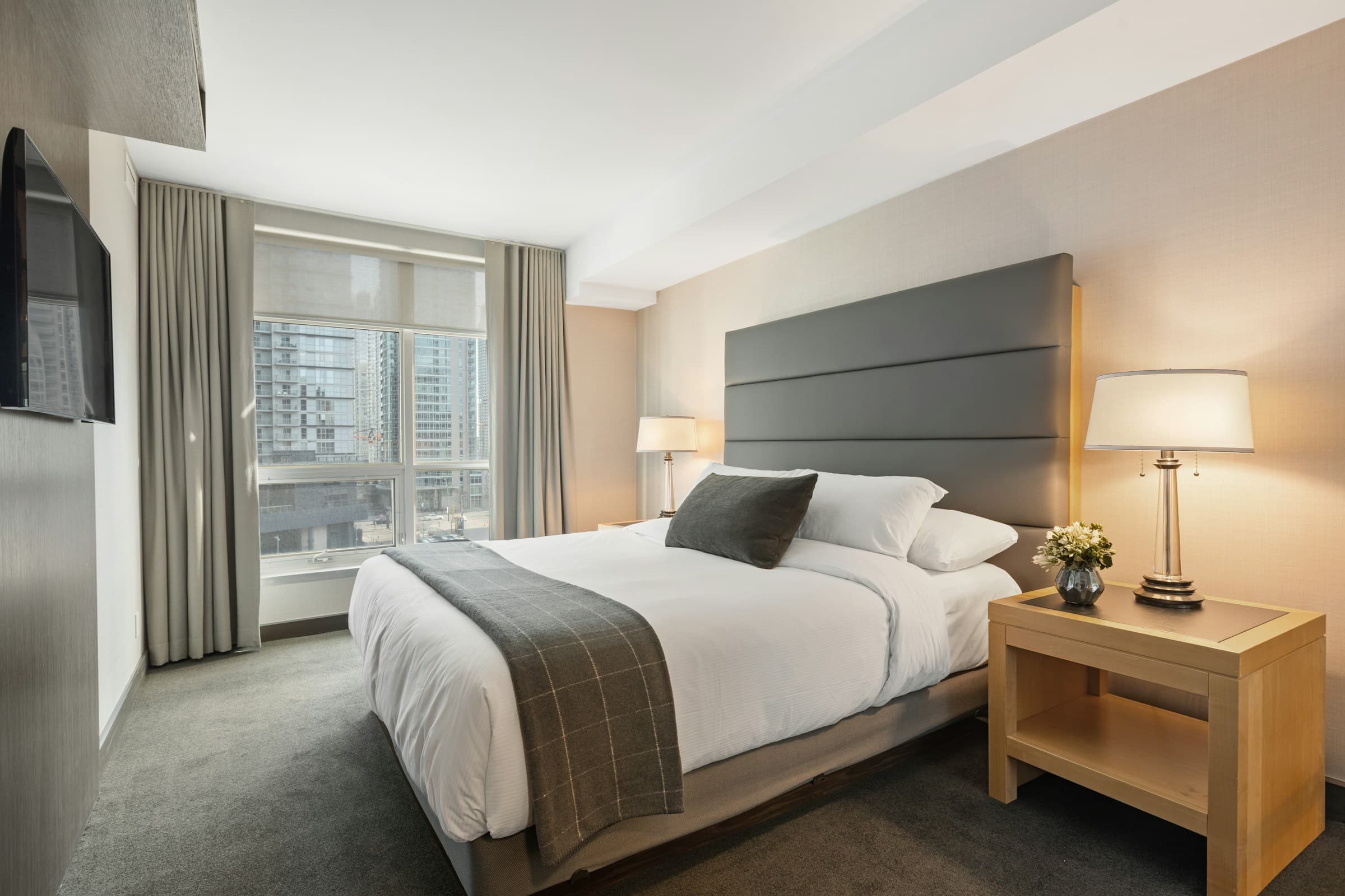 Primary suite with mountain views